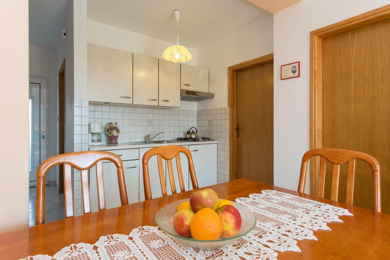 Apartments Bonifacic Punat Buitenkant foto